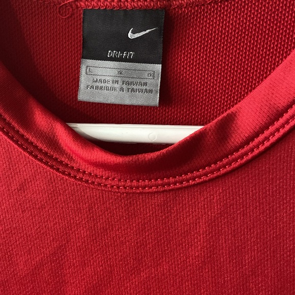 Nike dri-Fit shirt - Picture 2 of 4
